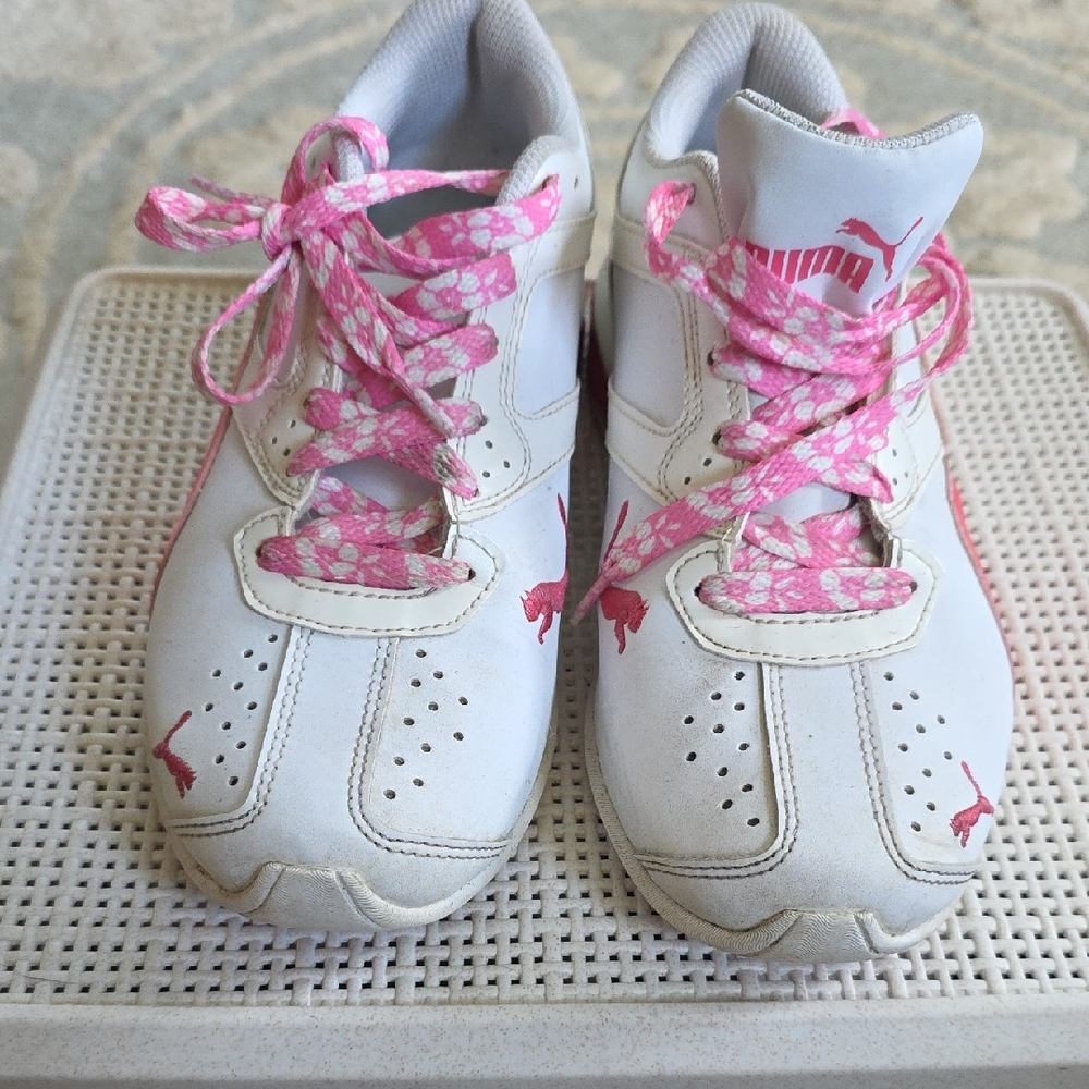 Puma White Sneakers  With Pink Detail (Cute Laces Included)